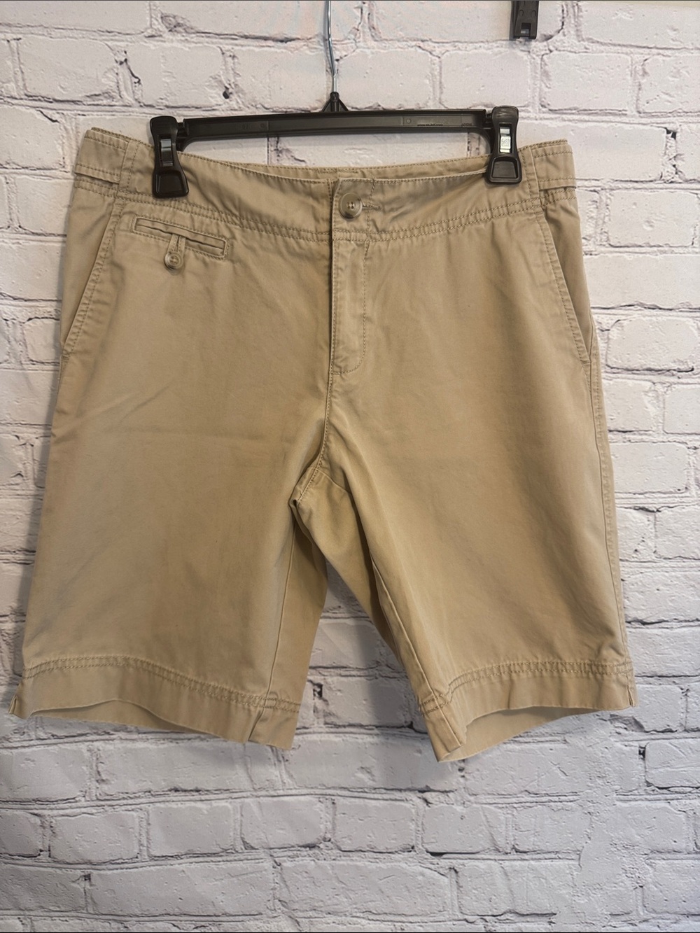 Eddie Bauer Vashon Fir Women’s Size 6 Khaki Casual Shorts